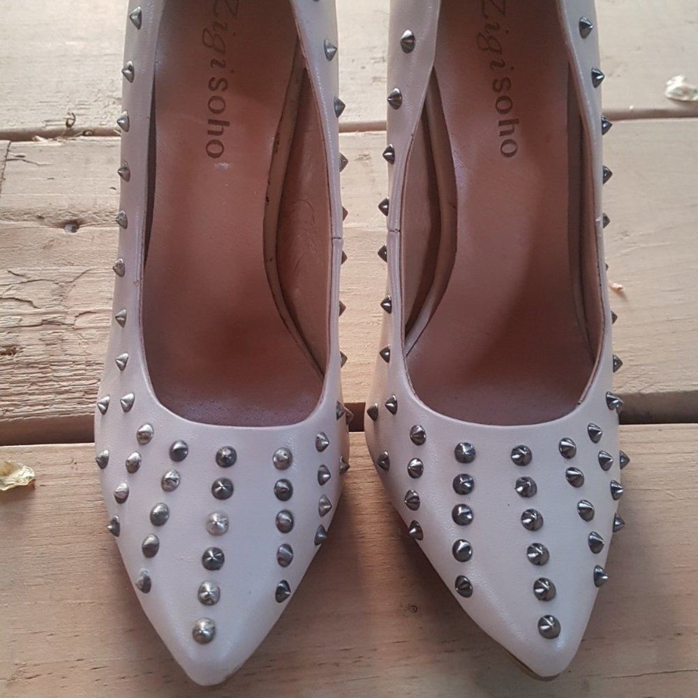 Studded Pumps - Picture 4 of 6